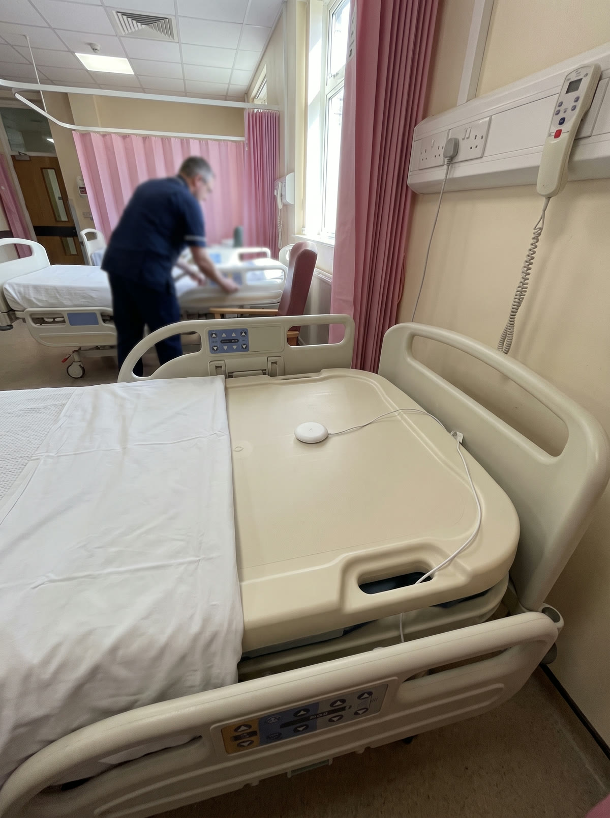 The sensor placed under a mattress